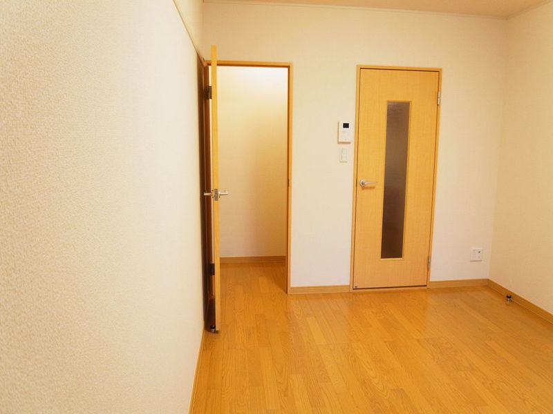 レオパレスルイ 居間