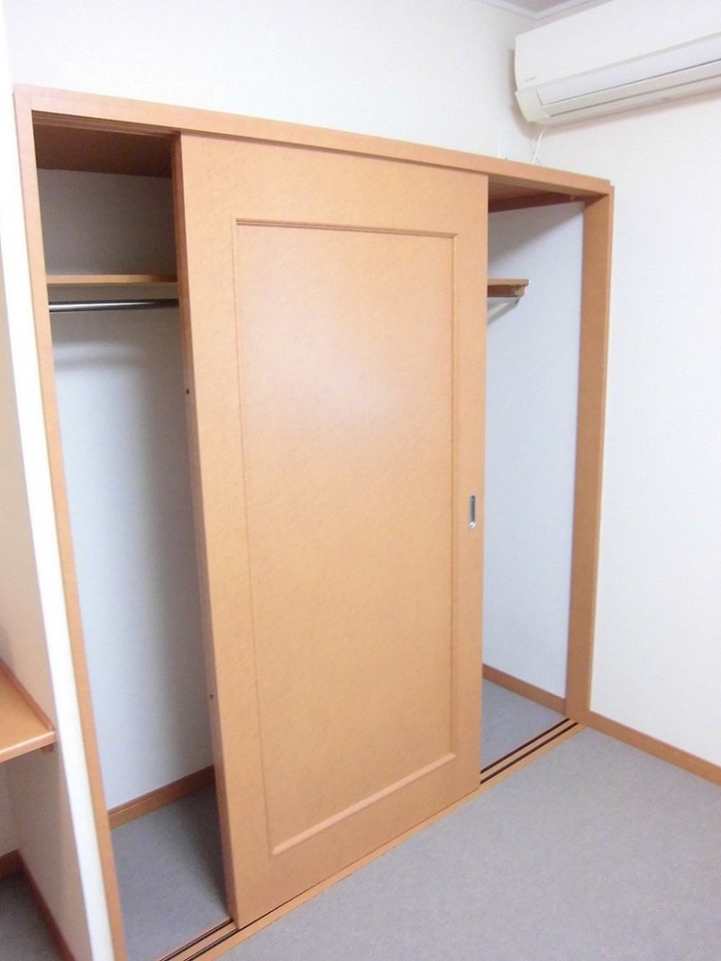 レオパレスサンイーグル 収納