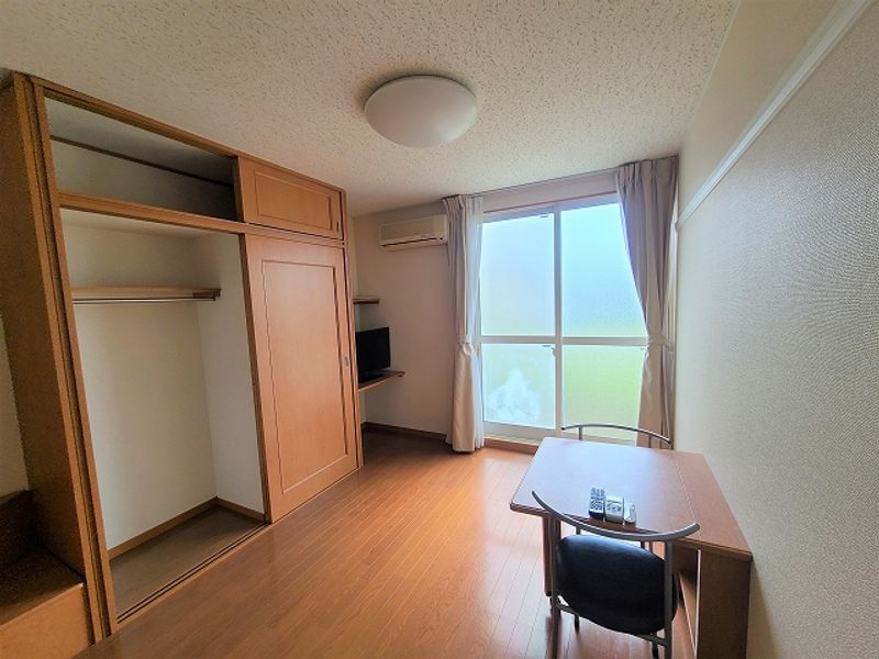 レオパレス若宮南 居間