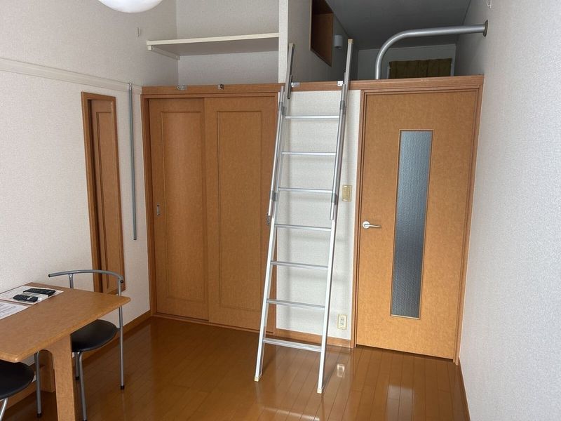 レオパレスピーヌス 居間