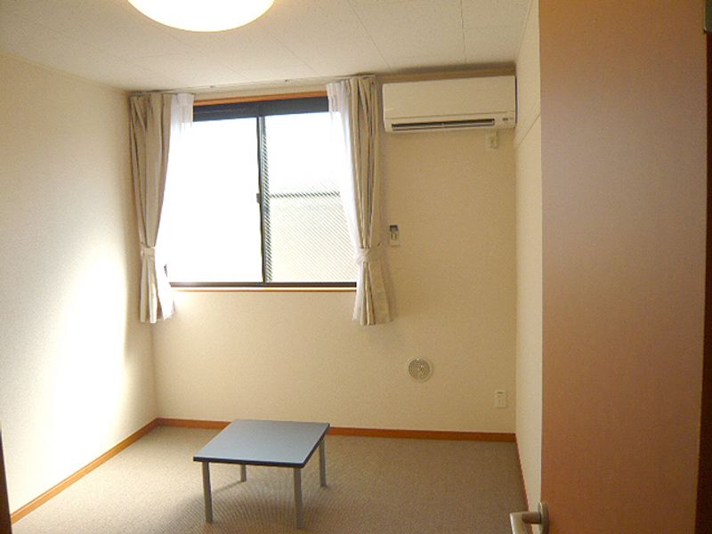 レオパレスハーベスト馬事公苑 居間