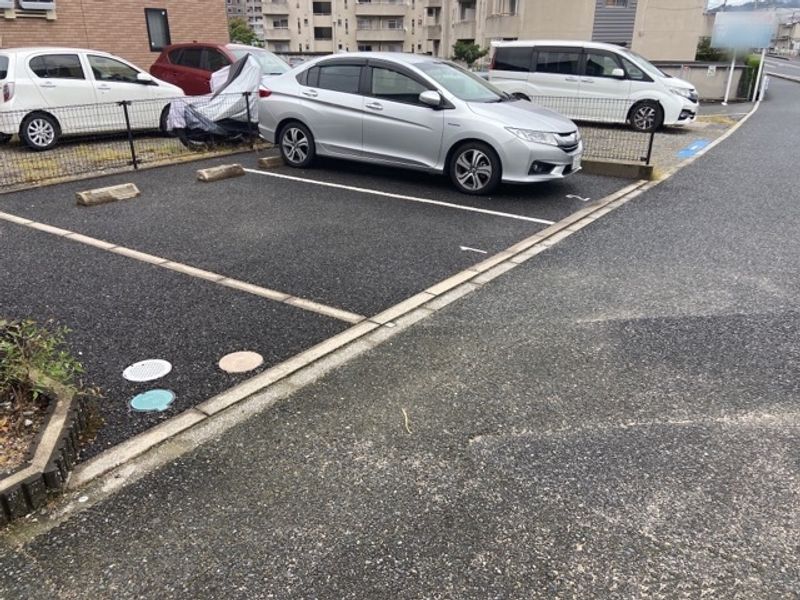 レオネクストサニーコート河原 駐車場
