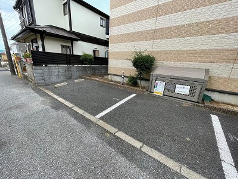 レオパレス幕張本郷 駐車場