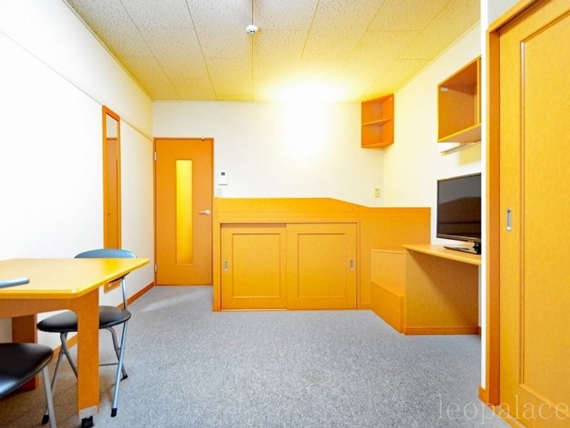 レオパレス壺屋 居間