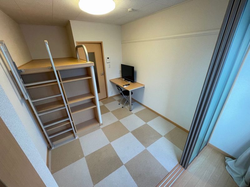 レオパレスコンフォートヴィヴレ 居間