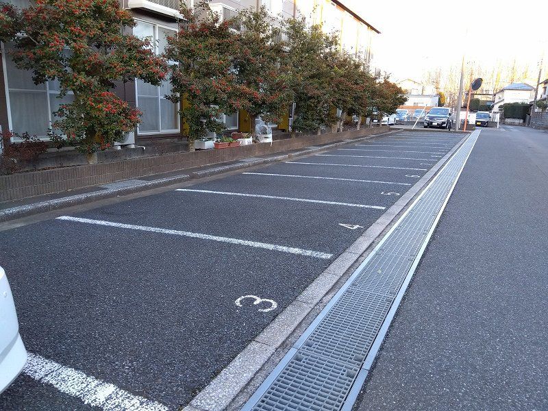 レオパレスメゾンベール　オオノ 駐車場