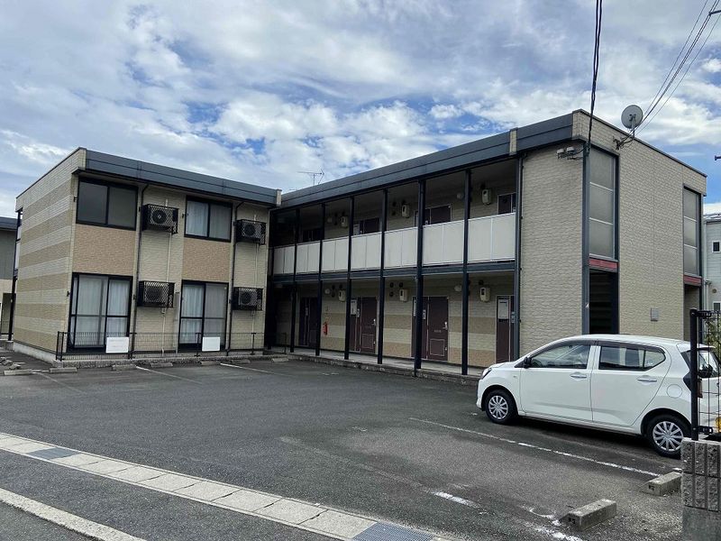 レオパレス堂形 駐車場