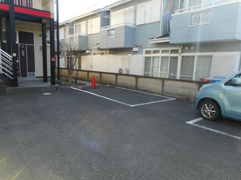 レオパレスヴィラ壱号館 駐車場