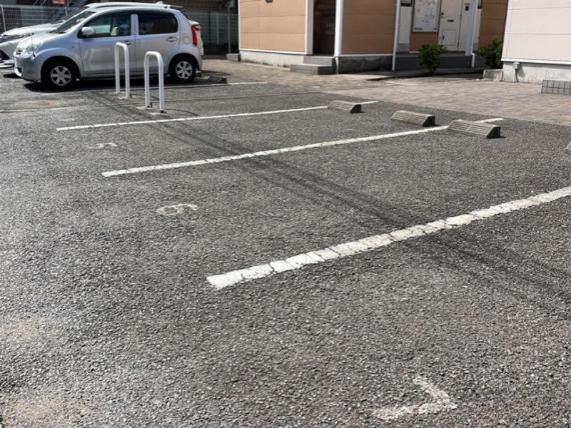 レオパレスシーサイドＣ 駐車場
