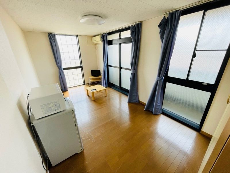 レオパレスクール 居間