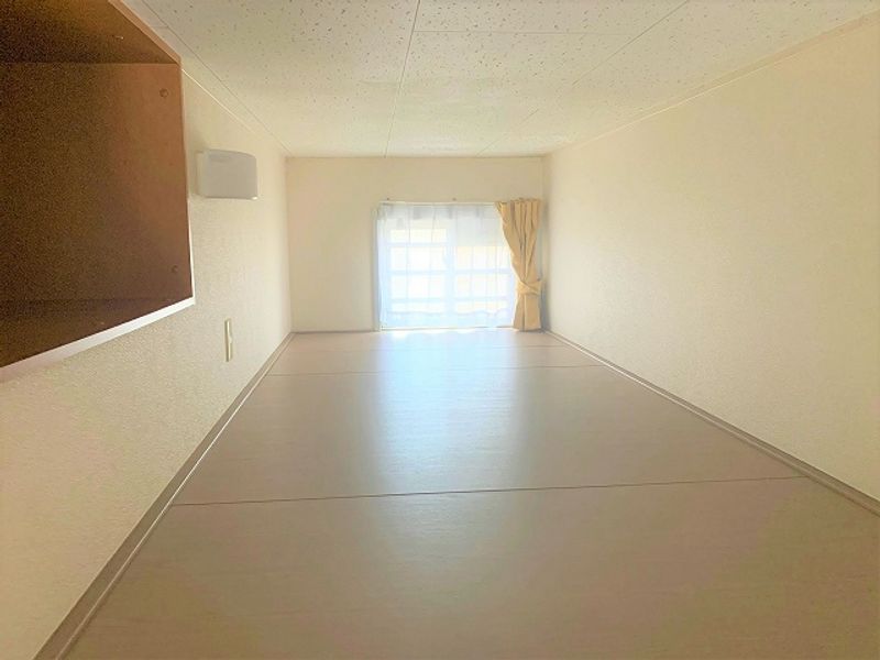 レオパレスサンリバー 寝室
