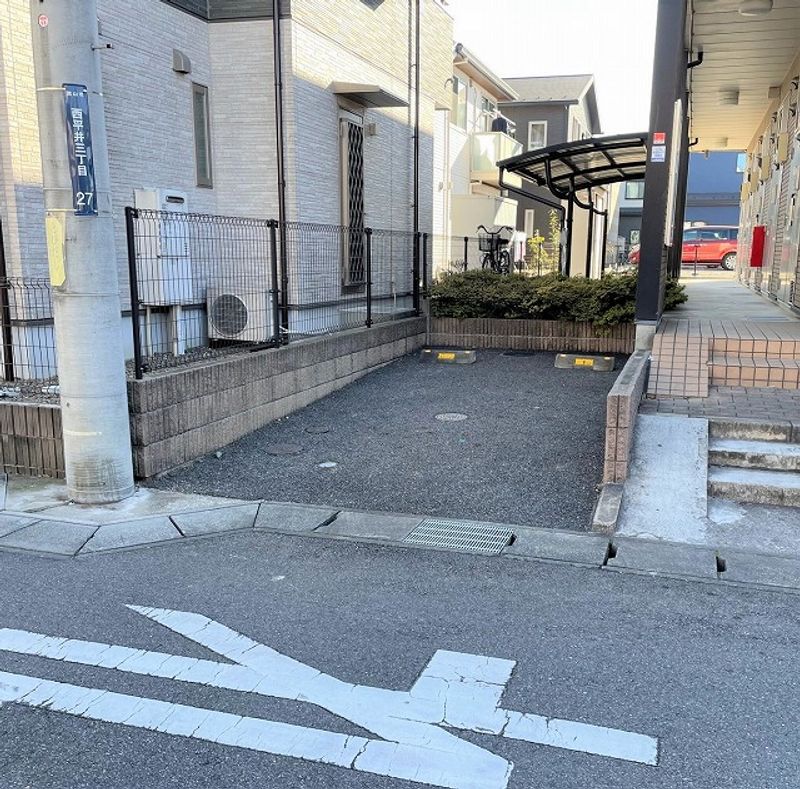 レオパレス南流山 駐車場
