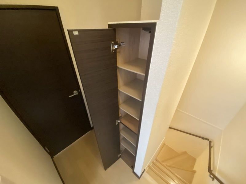 LEONEXT Meito Hon Dori West Other