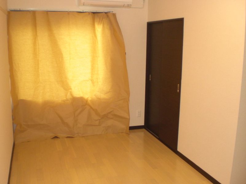 レオネクストあたご 居間