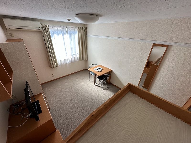 レオパレスパークハウス宮の内 居間