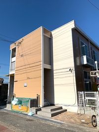レオパレス臨港線 エントランス