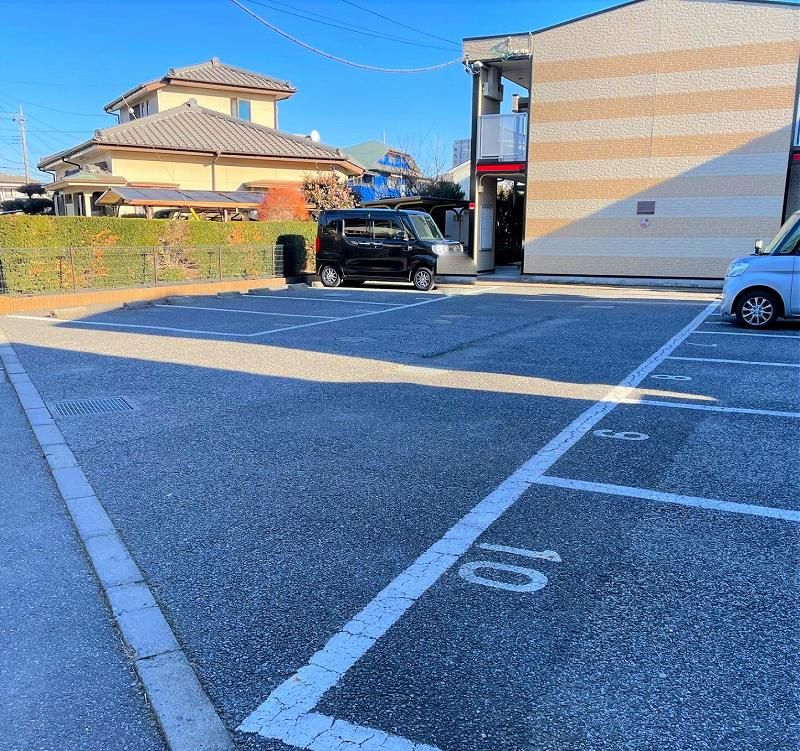 レオパレスサンシティ 駐車場