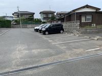 レオパレス田園 駐車場