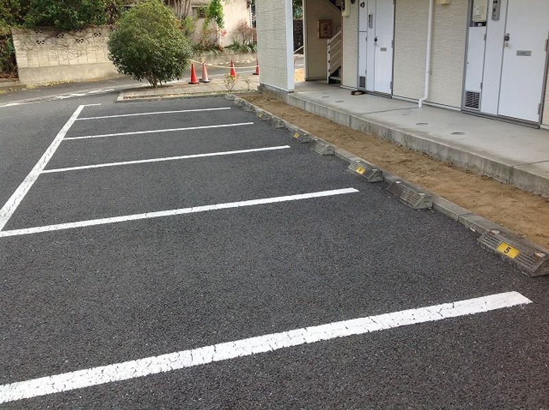 レオパレスコンフォーツＭ 駐車場