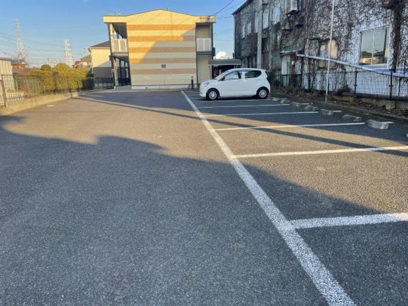 レオパレス日和 駐車場