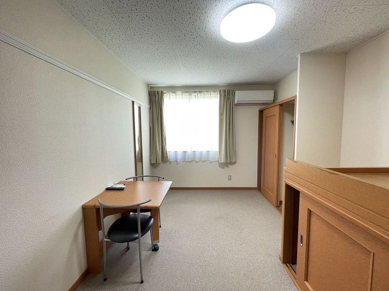 レオパレスファースト 居間