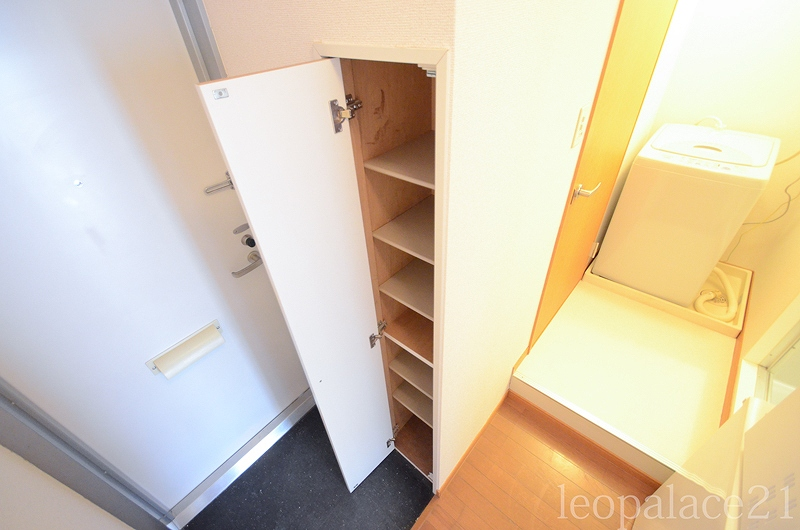 leopalace Kaneezu Matsugaoka A Entrance