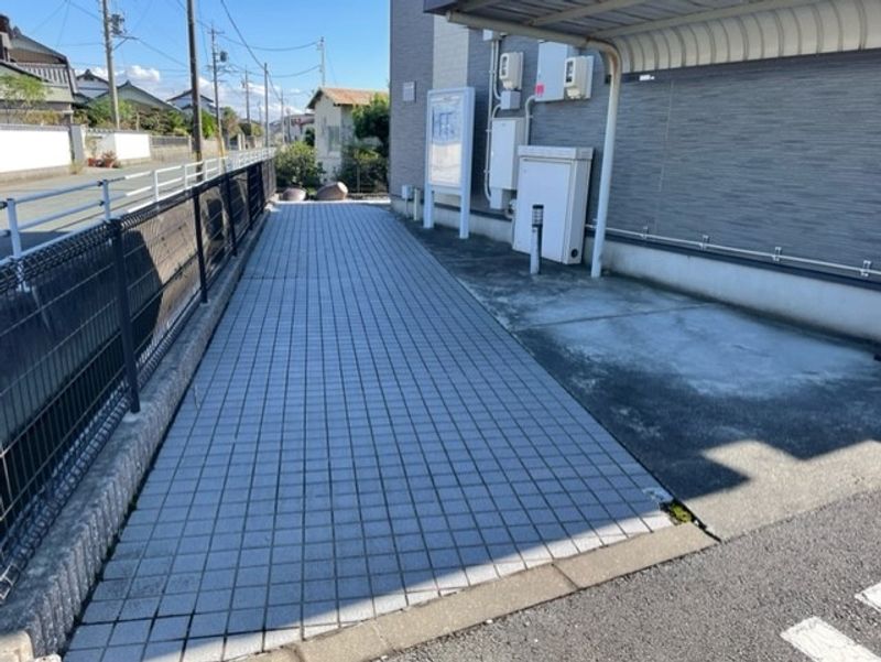 レオパレスＴＥＲＡＤＡ１８３ エントランス