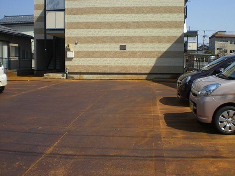 レオパレスプランドール　長岡 駐車場
