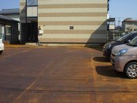 レオパレスプランドール　長岡 駐車場