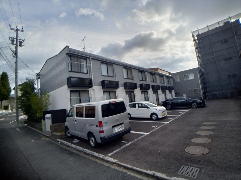 レオパレスクレオ 駐車場