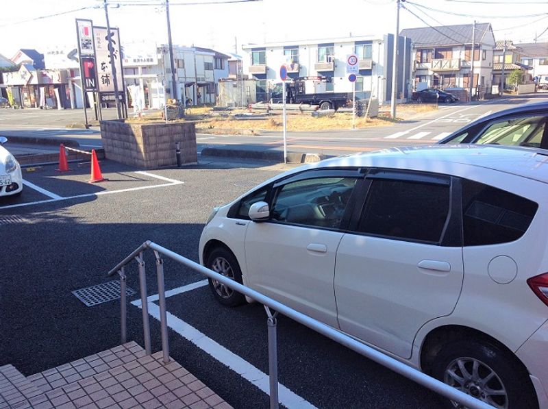 レオネクストエターナル 駐車場