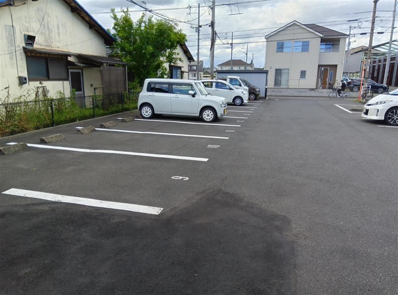 レオパレスＭｉｋｉ 駐車場