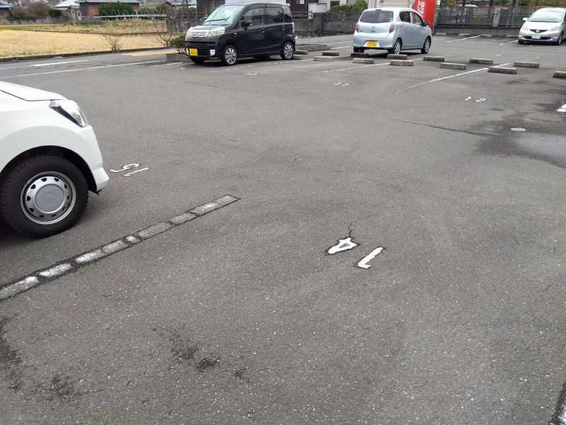レオネクストキララⅡ 駐車場