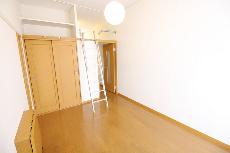 レオパレススワンコートⅡ 居間