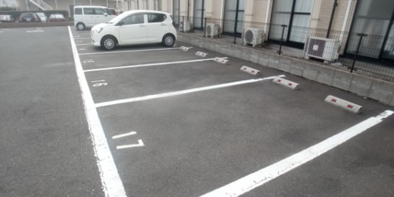 レオパレス今古賀 駐車場
