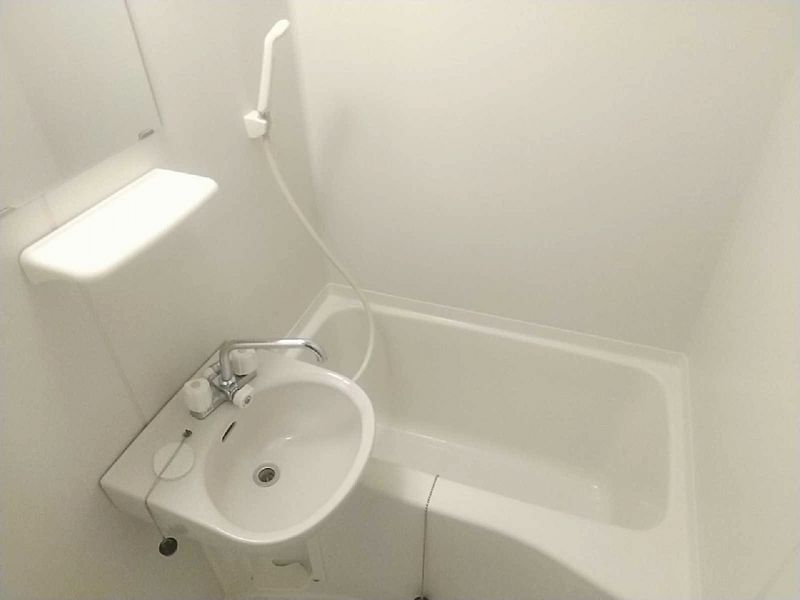 レオパレス楠 風呂