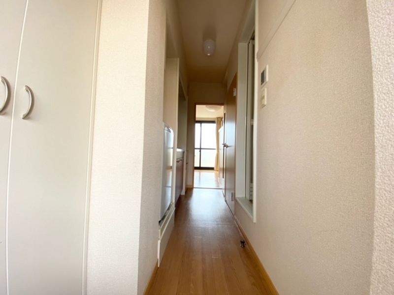 レオパレスすみだ 玄関