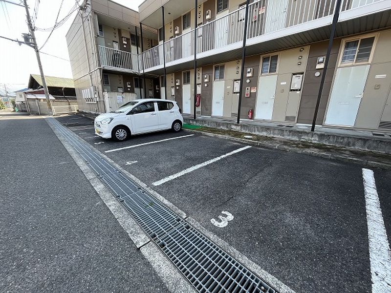 レオパレス和泉アベニール 駐車場