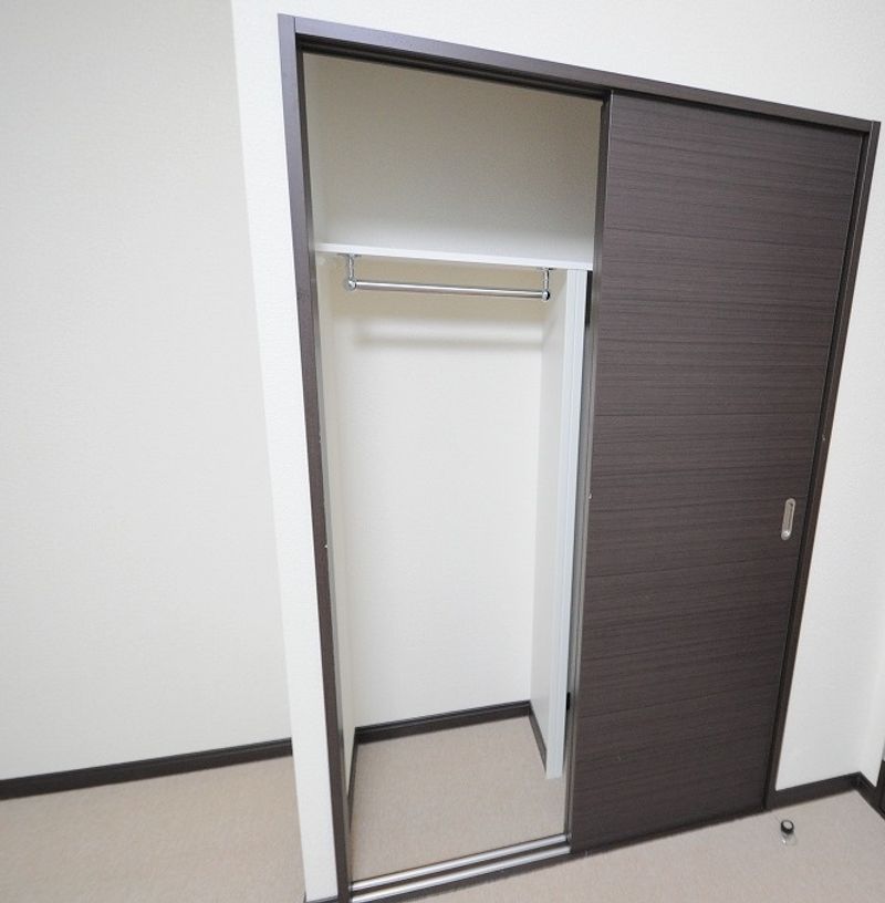 レオネクスト向光白 収納