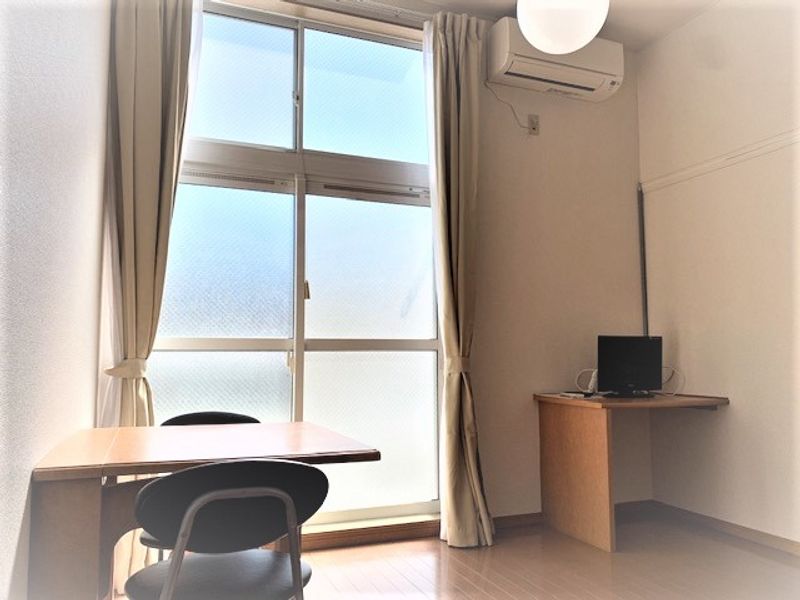 レオパレスマ　メゾン 居間