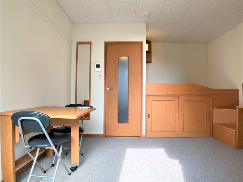 レオパレスやもと 寝室