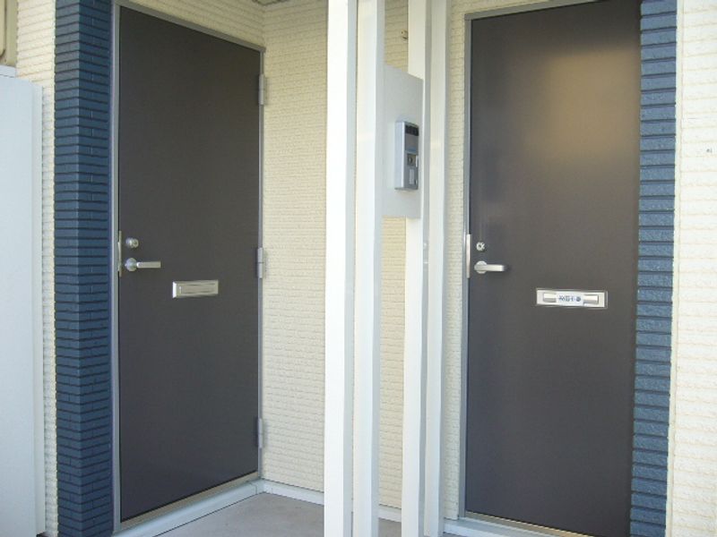 レオネクスト六軒屋 玄関
