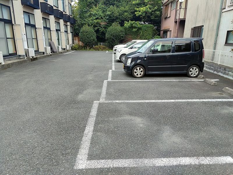 レオパレス山王東 駐車場