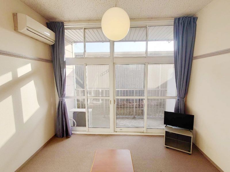 レオパレスＴＯＹＡ 居間