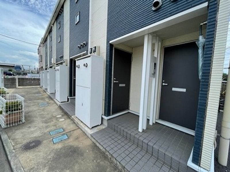 レオネクストパステルルージュウ エントランス