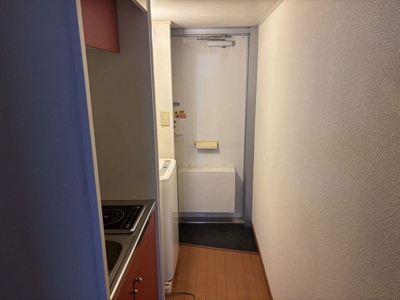 レオパレスウエストゴールド 玄関