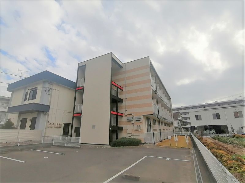 レオパレスカメリア 外観