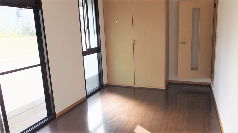 レオパレスリヴェール国母 寝室