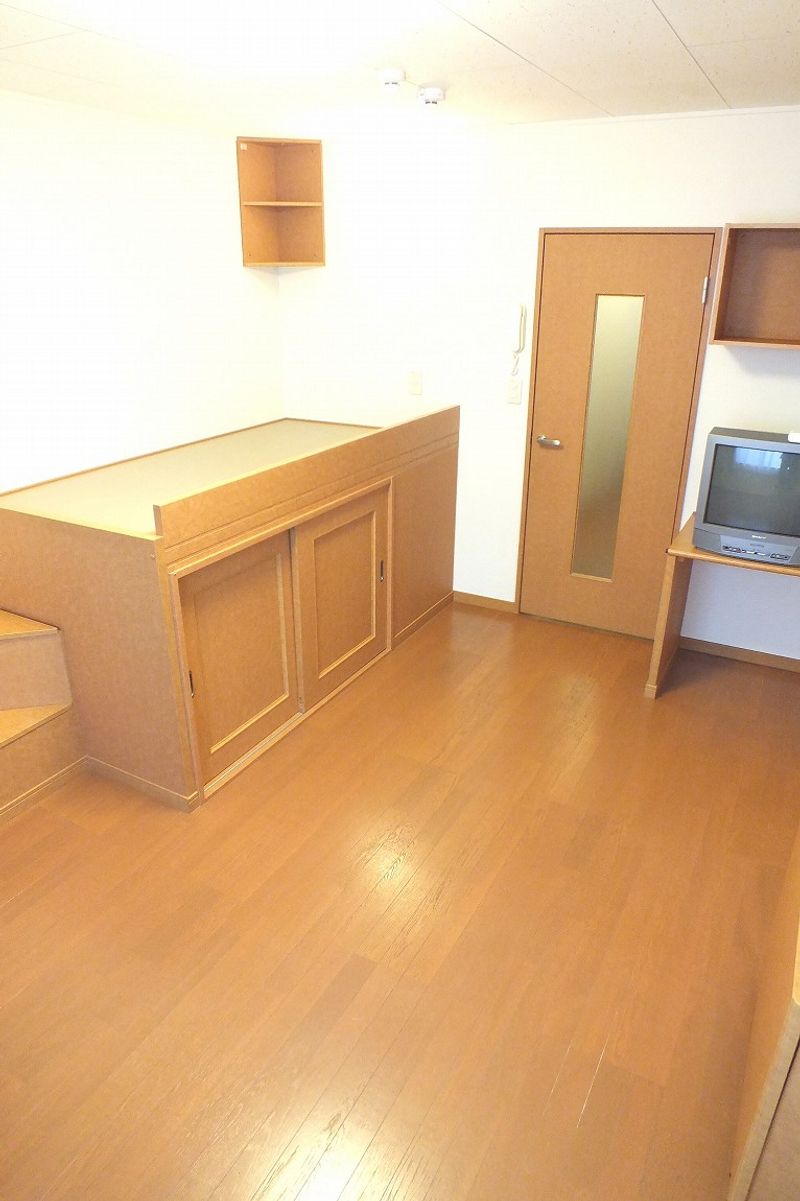 レオパレスブリッジ 居間