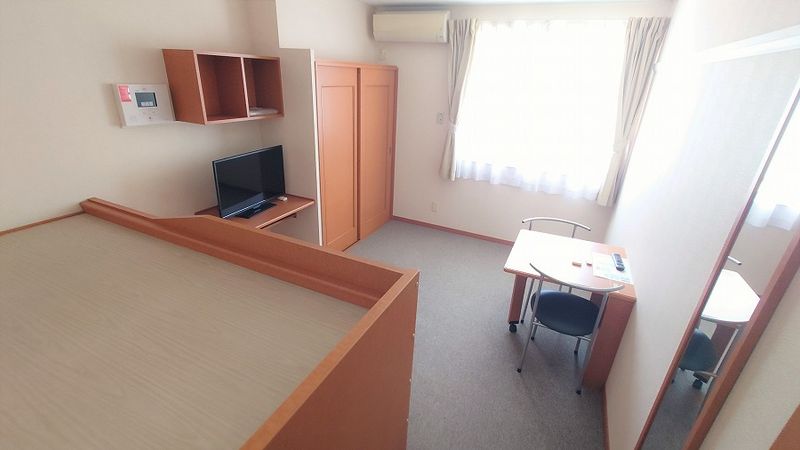 レオパレスペイサージュ 居間